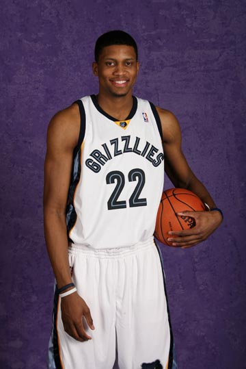 随着卡扎伊 随着卡扎伊