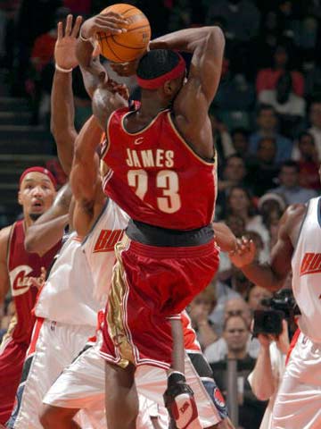 防守稳固的 防守稳固的